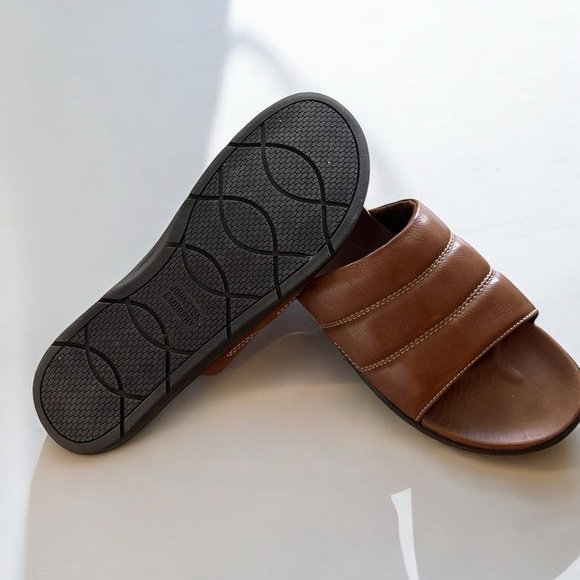 JOHNSTON & MURPHY Men’s Slippers- Brown - Size 14M - Retail Range $80 - $100. - Picture 6 of 8